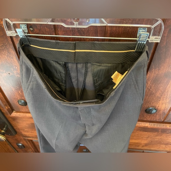 Gray Class Club (Dillard’s) Dress Pants, Size 16 - Picture 10 of 13